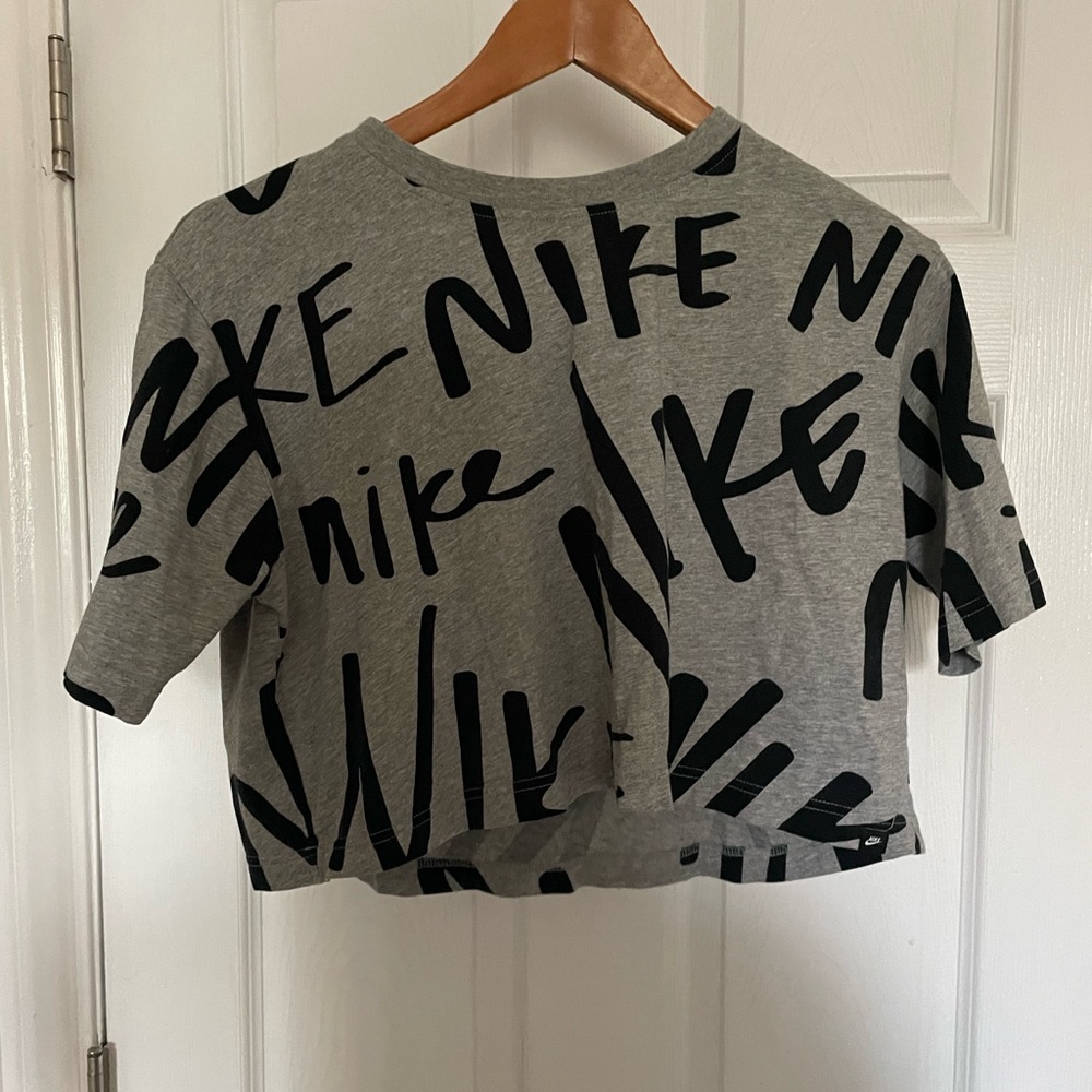 Nike slightly cropped athletic tee